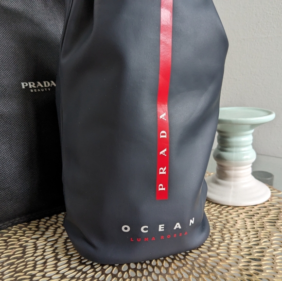 Prada - Picture 3 of 6